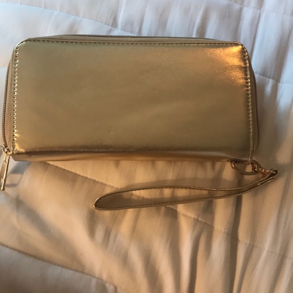 Gold Clutch - Picture 4 of 5